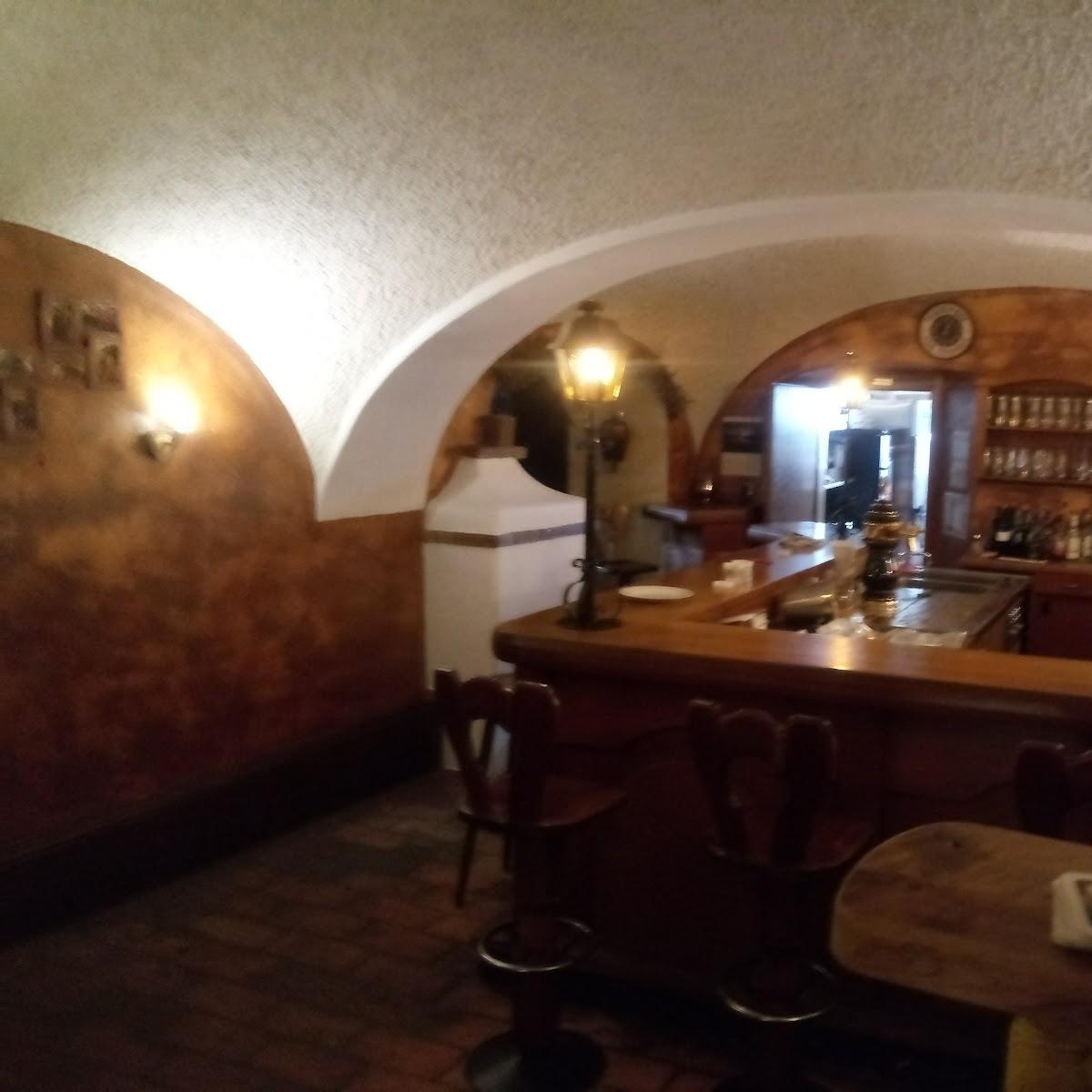 Restaurant "Pilspub   Gewölbe  und Biergarten am Marktplatz" in Ortenburg