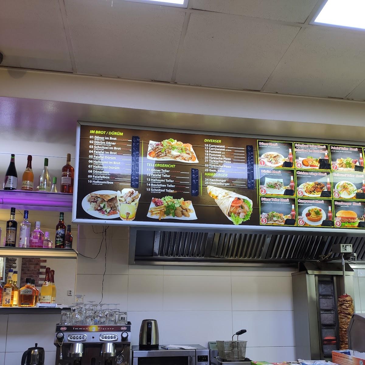 Restaurant "Palast Bistro Imbiss" in Berlin