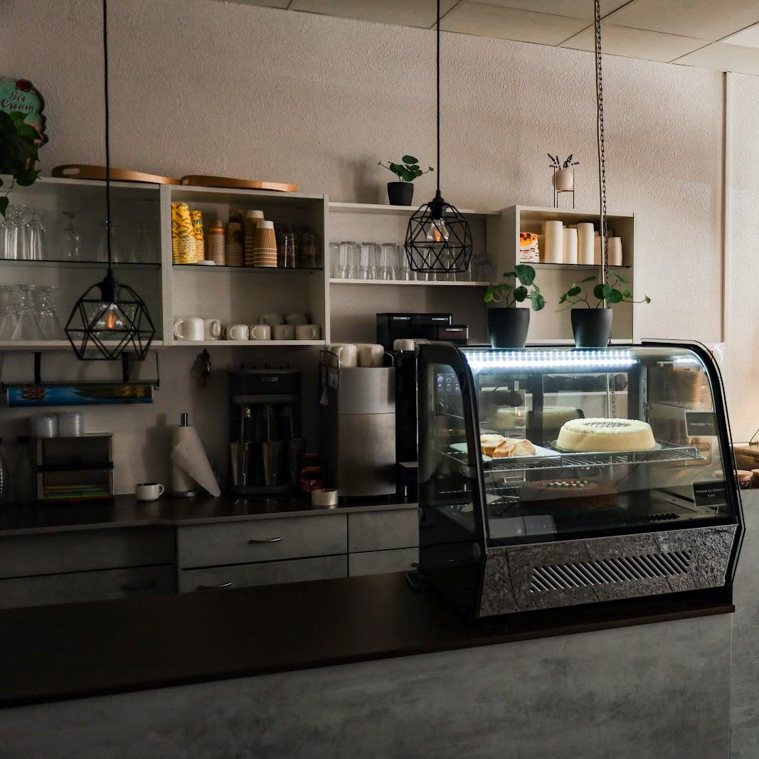 Restaurant "Eiscafé Ys" in Schneeberg