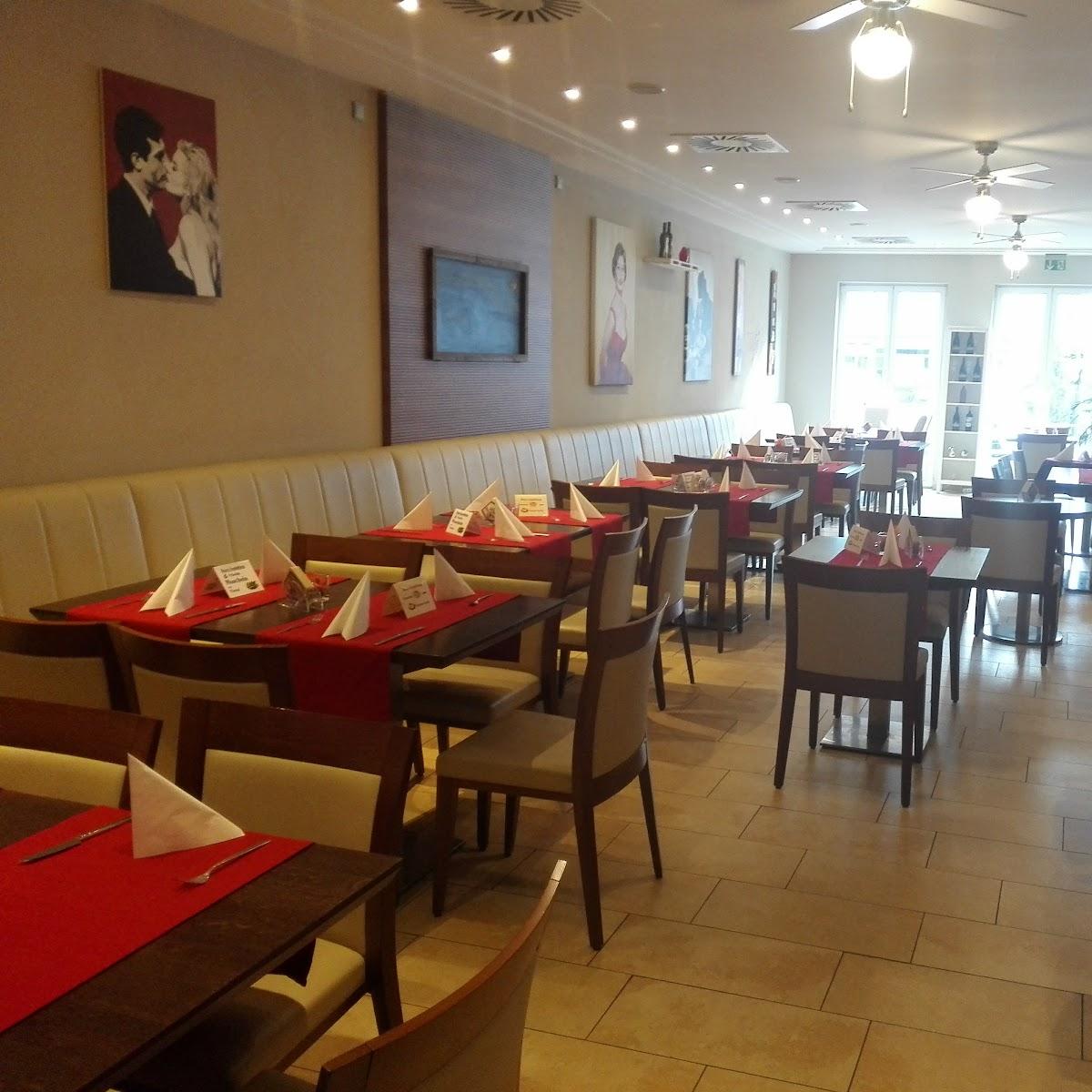 Restaurant "Dolce Vita Casa" in Rain