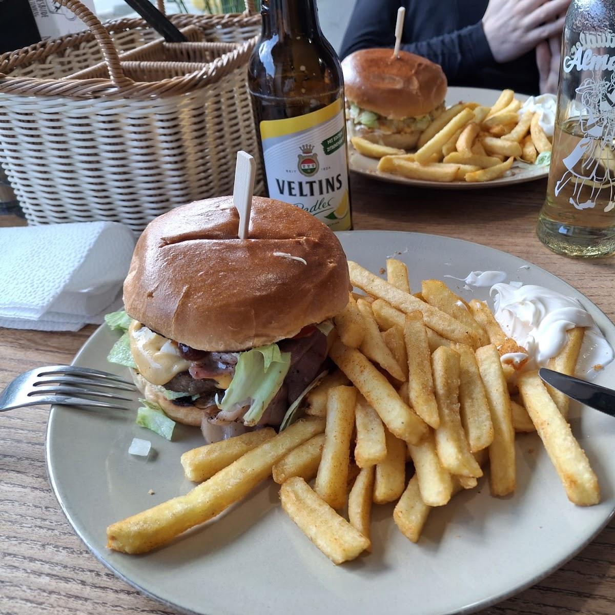 Restaurant "PommesBude am Waltenberg" in Winterberg