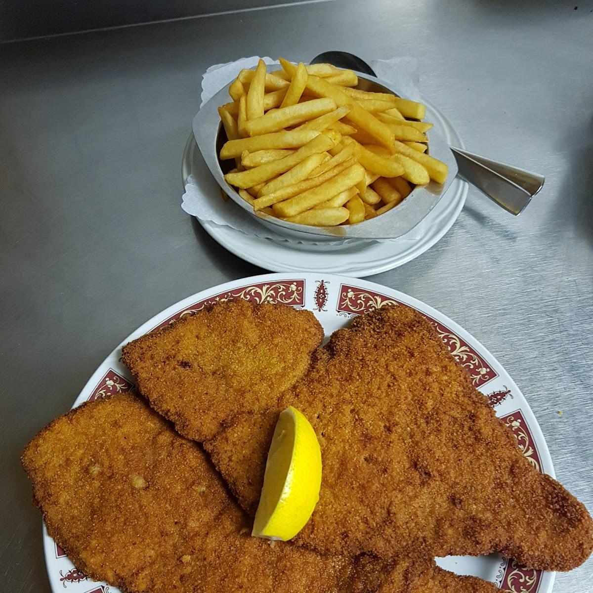 Restaurant "Gasthaus zum Rössle Schnitzelfabrik Sportheim Gniebel" in Pliezhausen