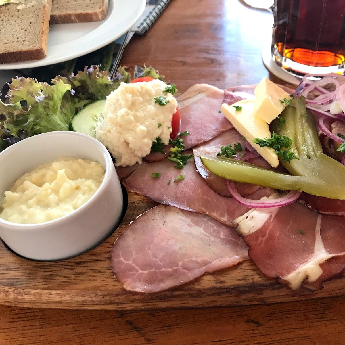Restaurant "Landgasthof Gut Deutenhof" in  Abbach