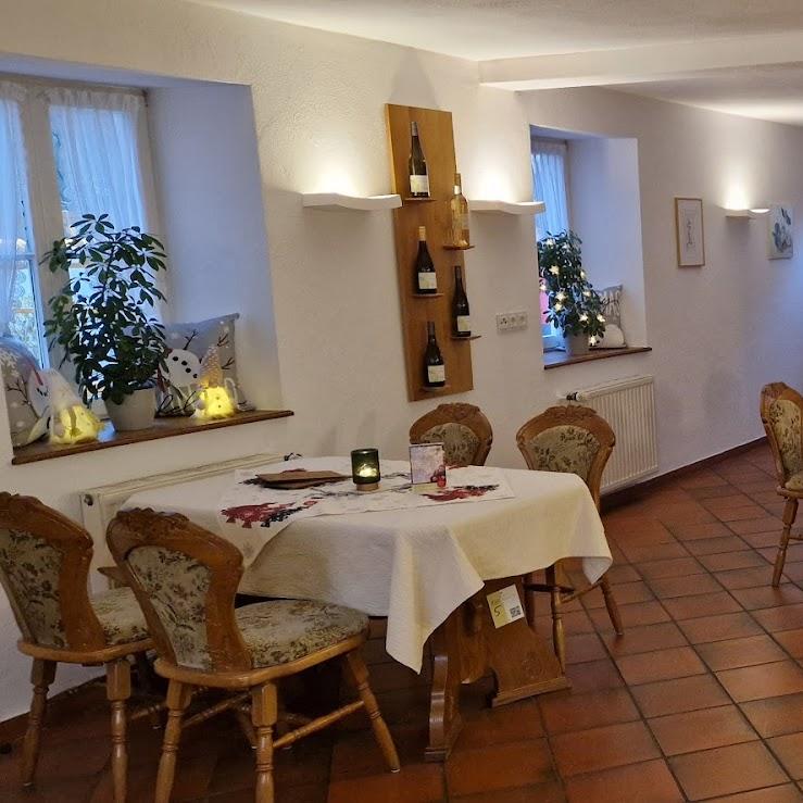 Restaurant "Weinhaus Kurtrierer Hof GbR" in Leiwen