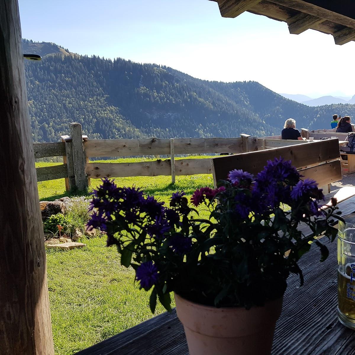 Restaurant "Kreuzbergalm" in Schliersee