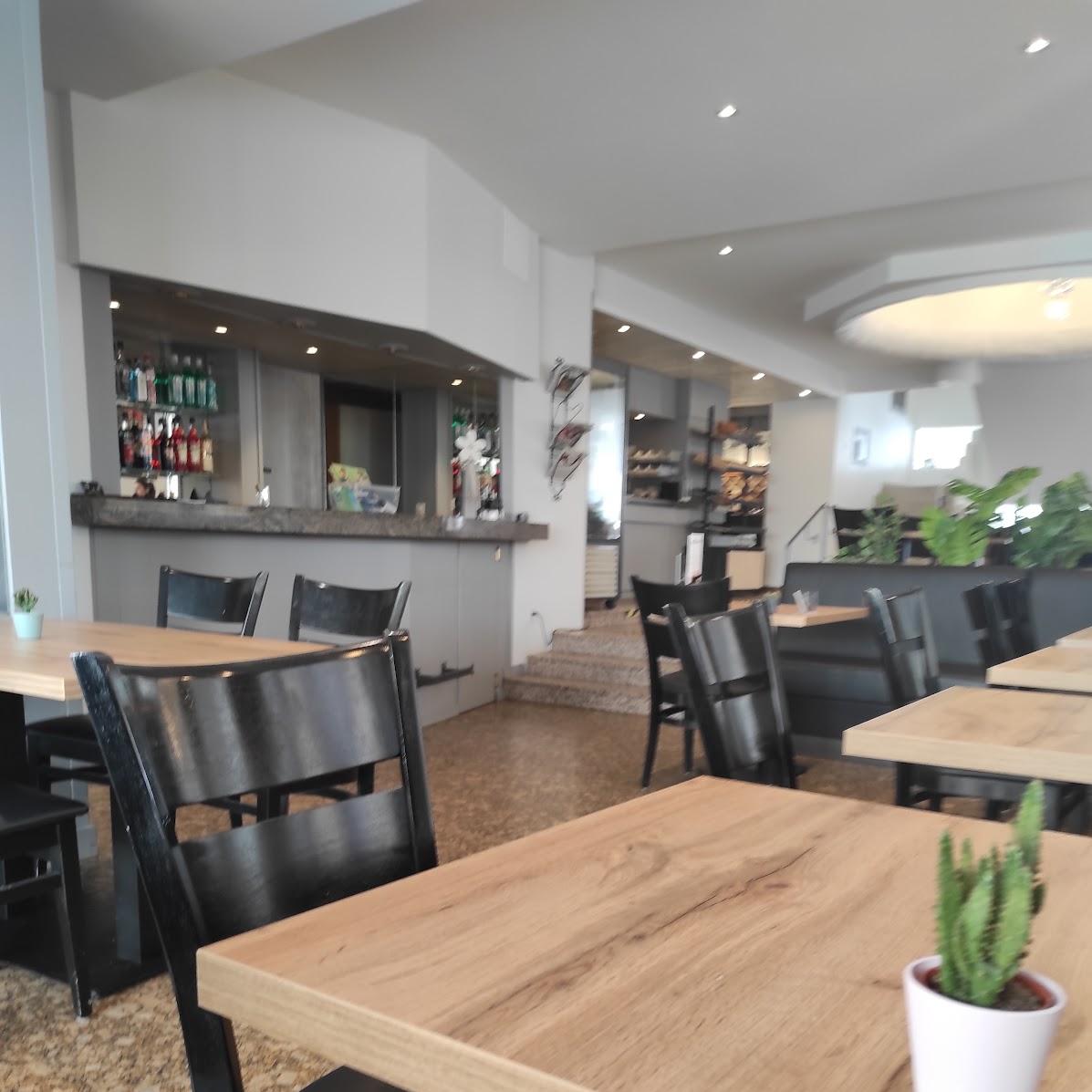 Restaurant "Café-Restaurant Träff" in Laufen