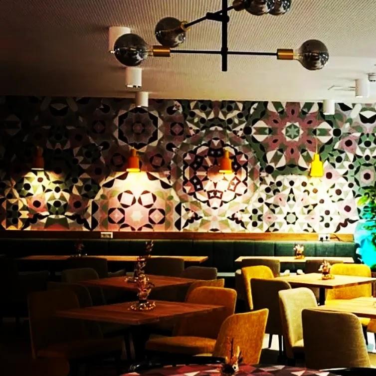 Restaurant "Lumo Nahbar  GmbH" in Berlin