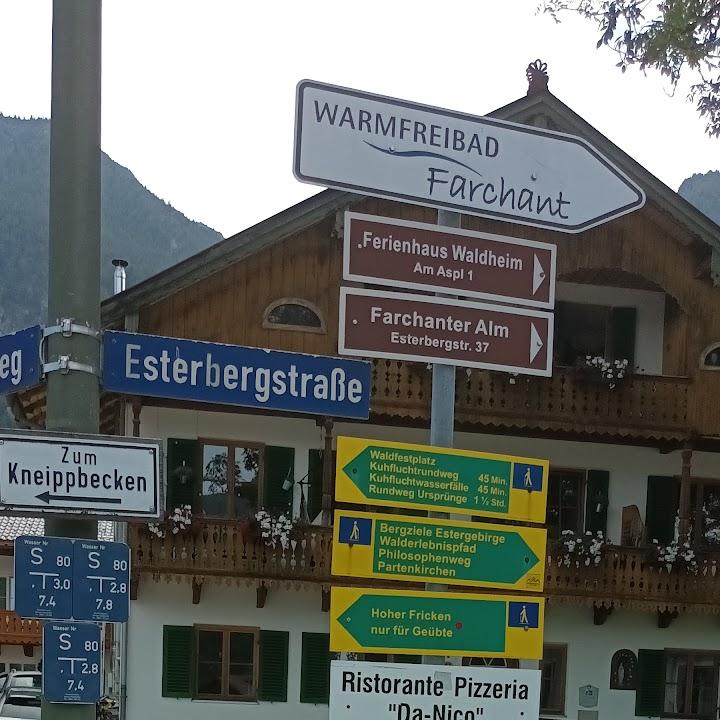 Restaurant "WEGWEISER WANDERWEGE-Pizzeria" in Farchant