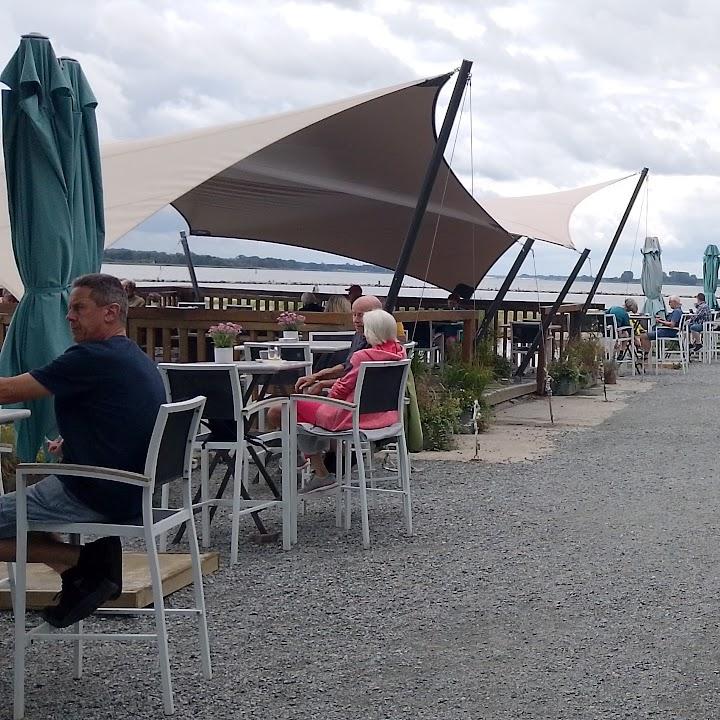 Restaurant "Strandhalle" in Arnis