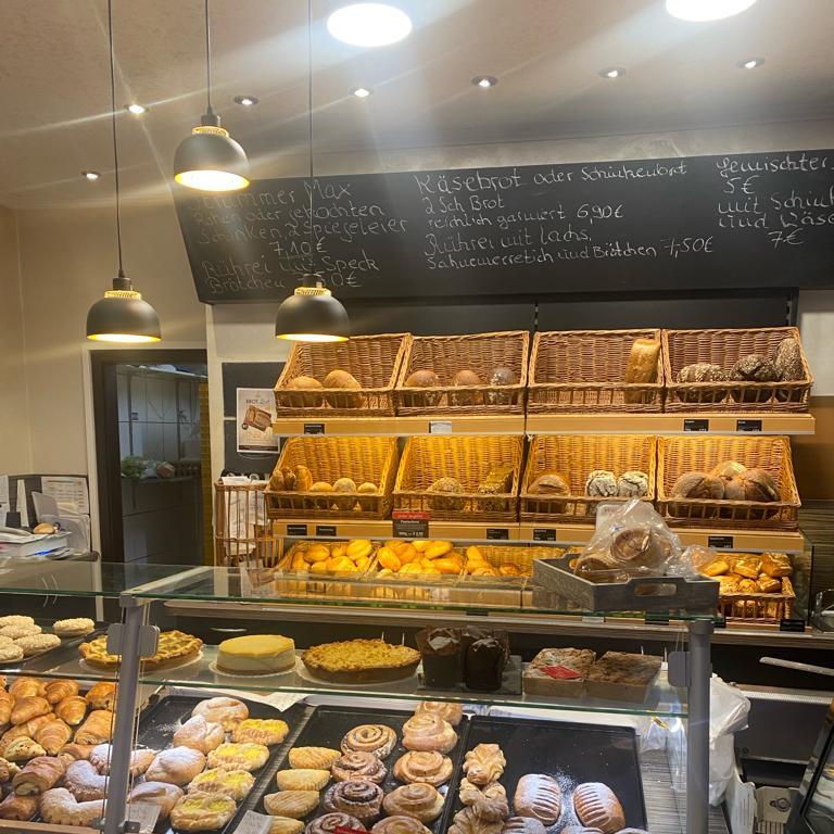 Restaurant "Backstube & Café For Me" in Mertesdorf