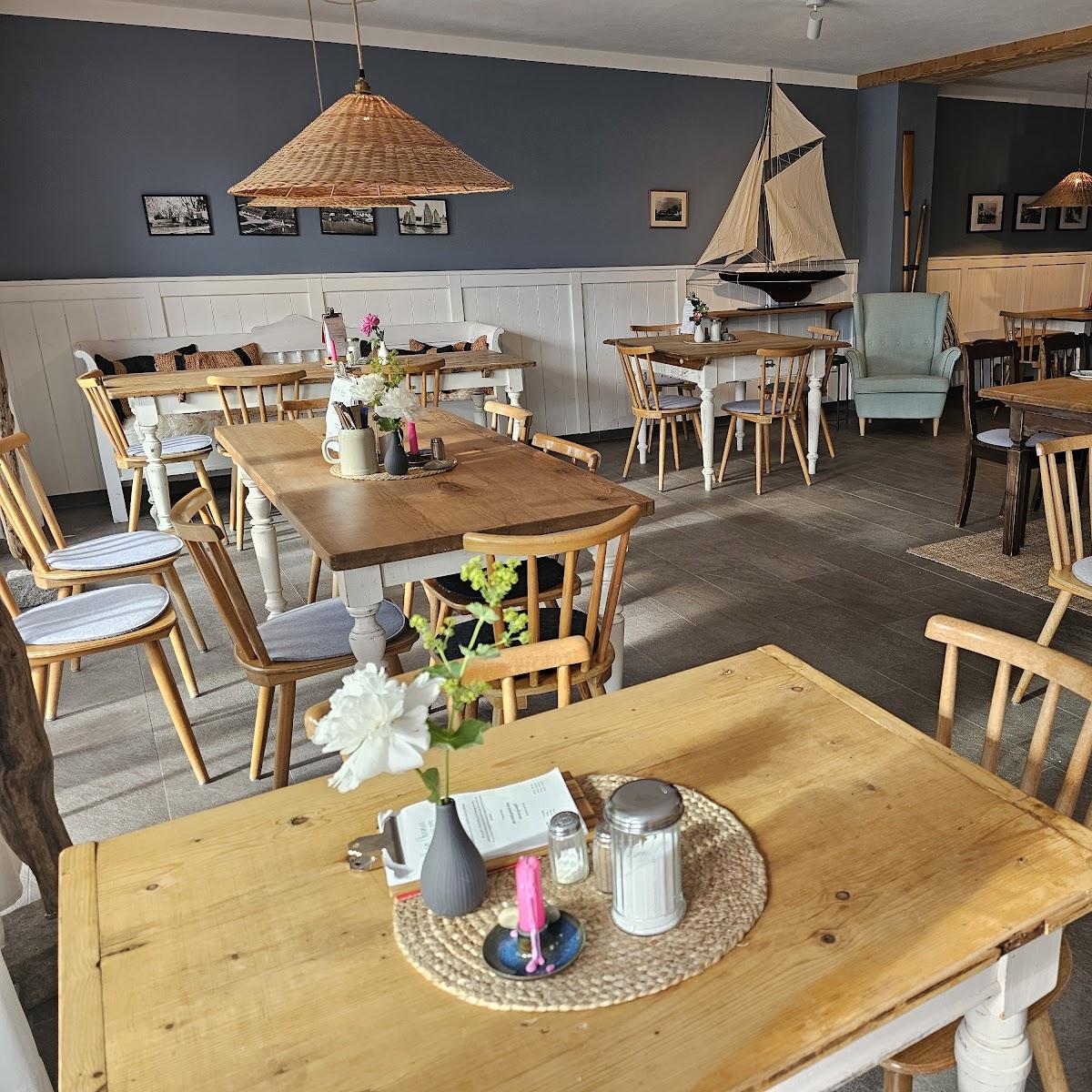 Restaurant "Madl am Chiemsee Cafe Bistro" in Übersee