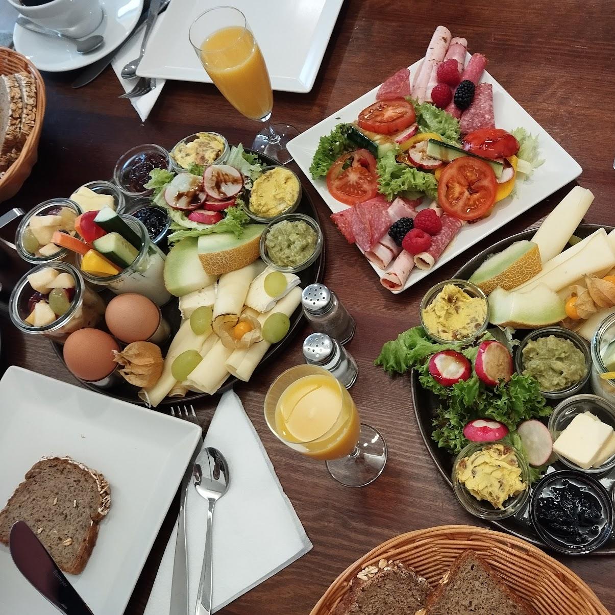 Restaurant "Wittelsbacher Kaffeehaus" in Langquaid