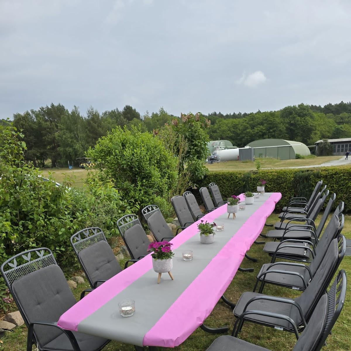 Restaurant "Bistro Zur Fliegerhütte Inh. Denise Thurley" in Nuthetal