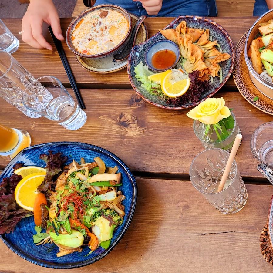 Restaurant "Loy Vegan" in Trier