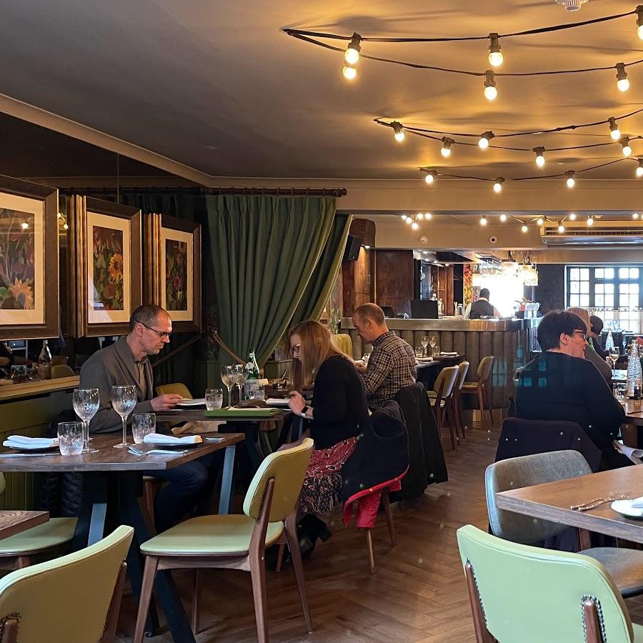 Restaurant "Vaasu by Atul Kochhar" in Bisham