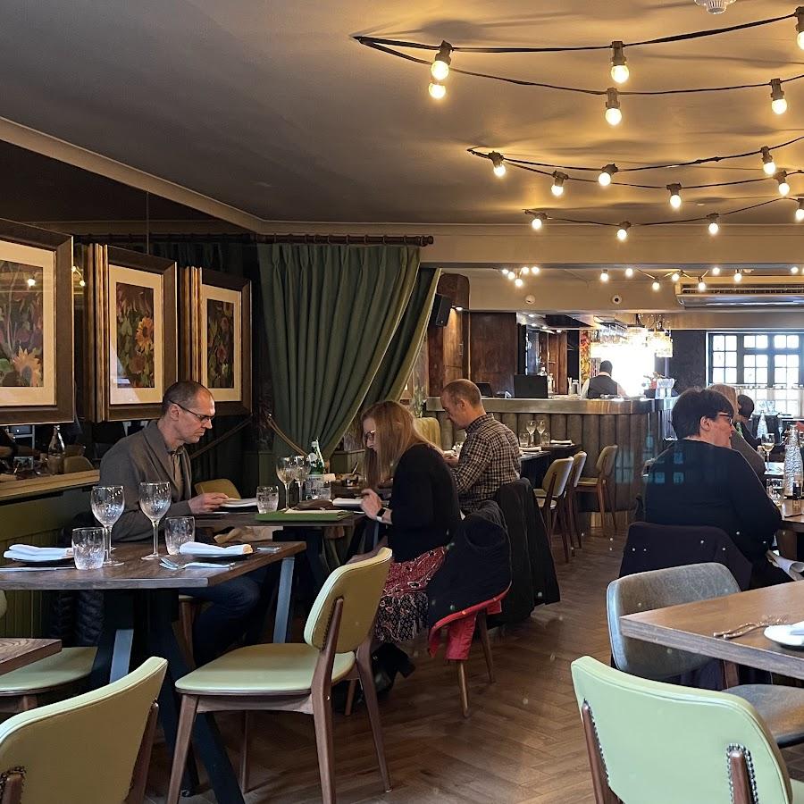 Restaurant "Vaasu by Atul Kochhar" in Marlow