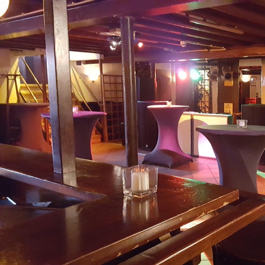 Restaurant "De Pompstee" in Roden