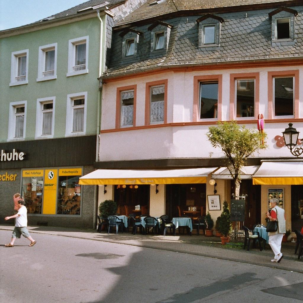 Restaurant "Eiscafé Cascata" in Saarburg