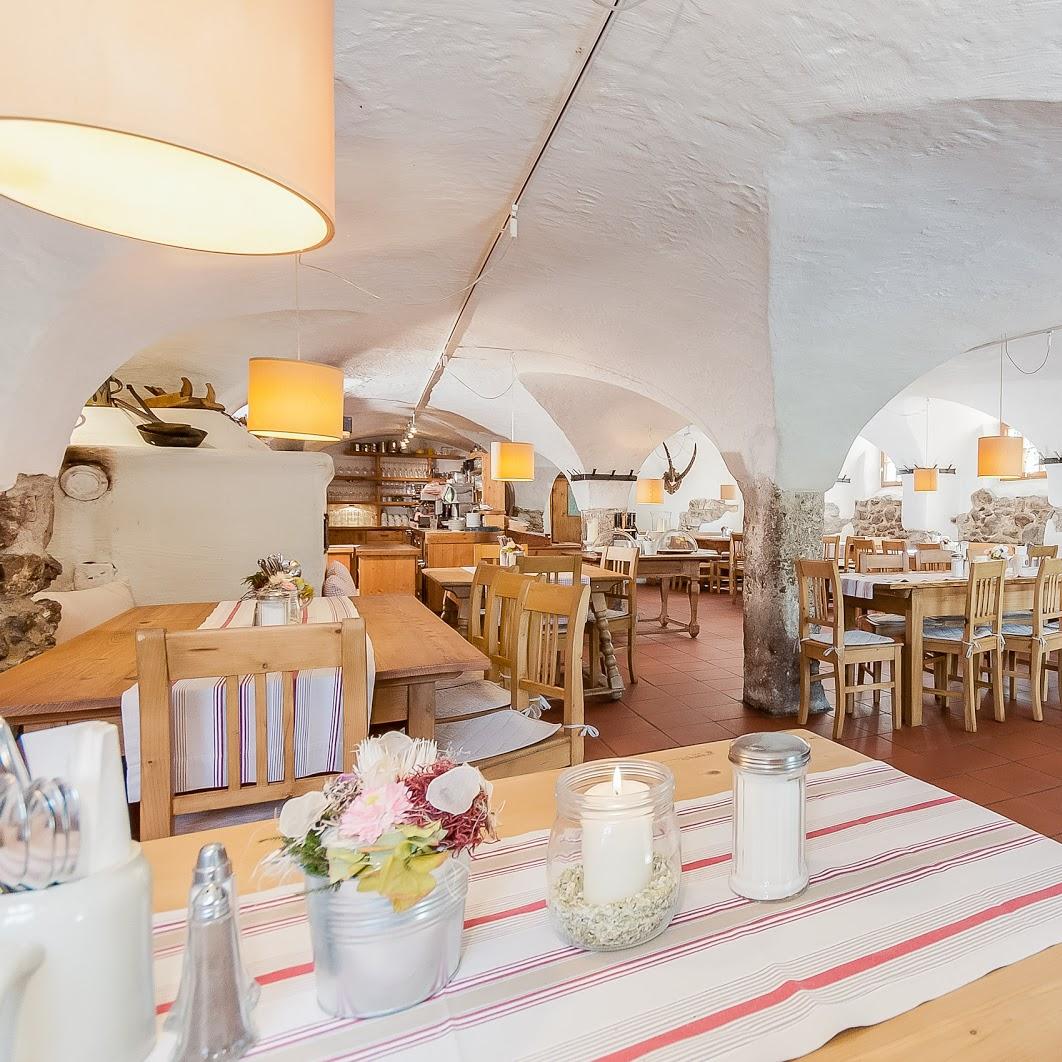 Restaurant "Landgasthof Ropferstubm & Ropferhof" in Buchen