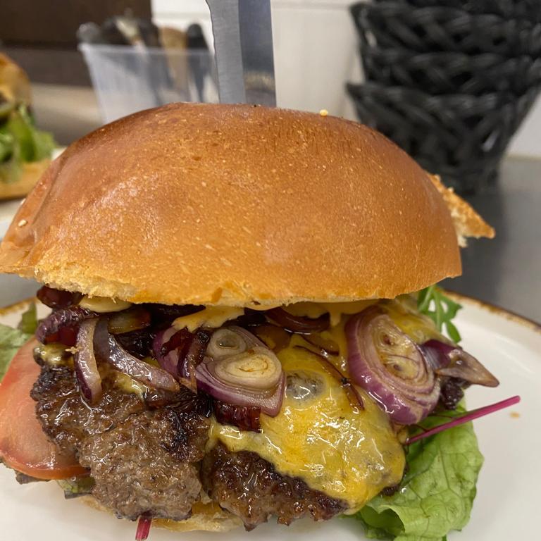 Restaurant "Zur Turnhalle Hochheim" in Hochheim am Main