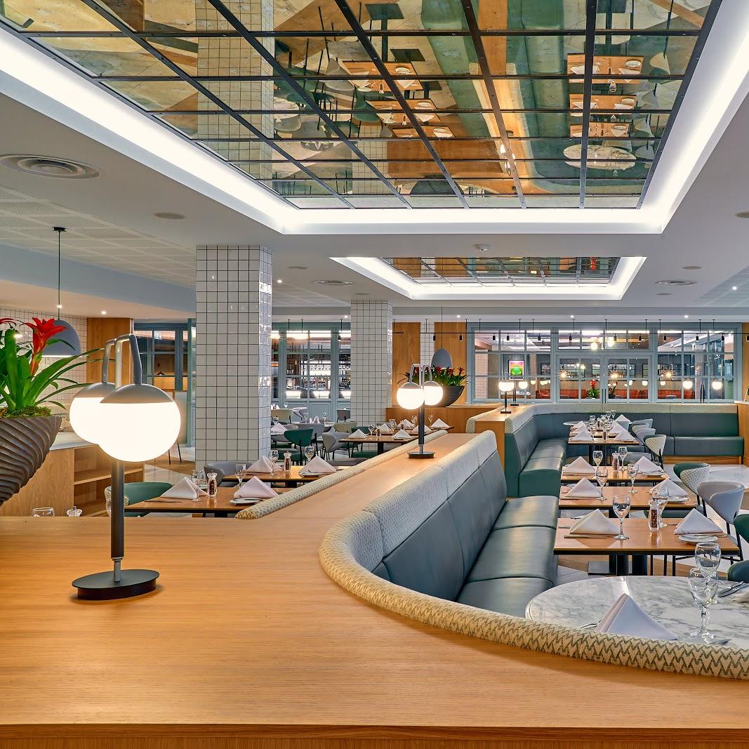 Restaurant "Glaze Restaurant at Crowne Plaza" in Marlow