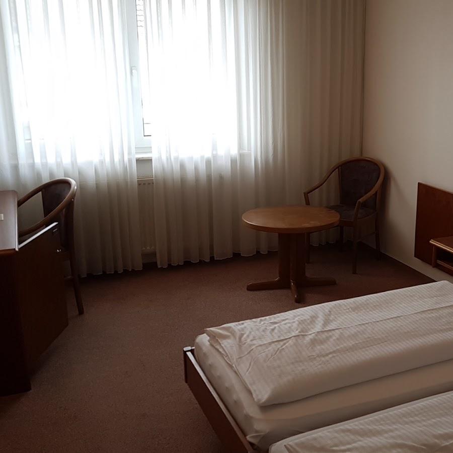 Restaurant "Hotel La Taverna" in Rosbach vor der Höhe