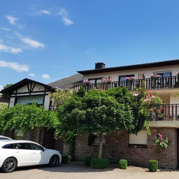 Restaurant "Weingut Erich Serwazi" in Mesenich