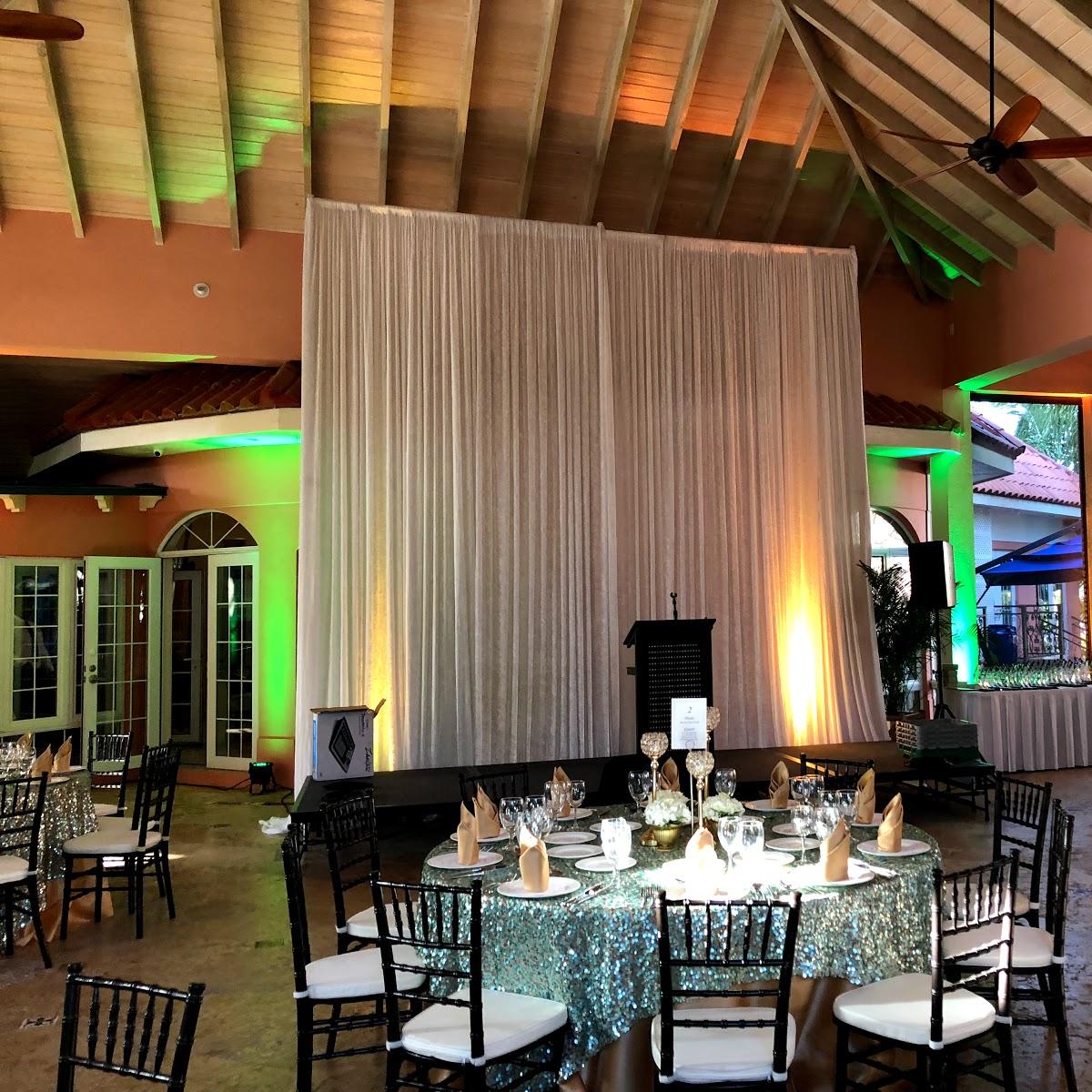 Restaurant "Sapodilla Estate" in Nassau