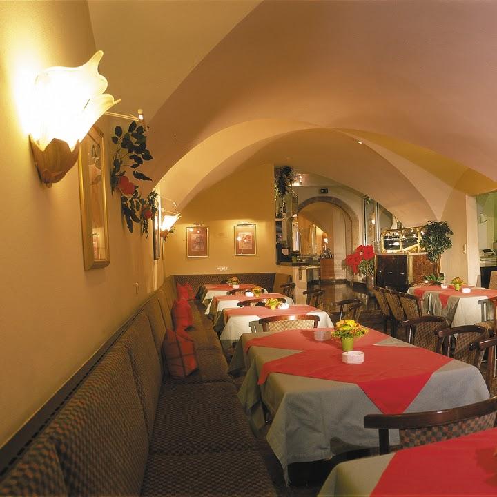 Restaurant "Café Konditorei Hacker" in Rattenberg