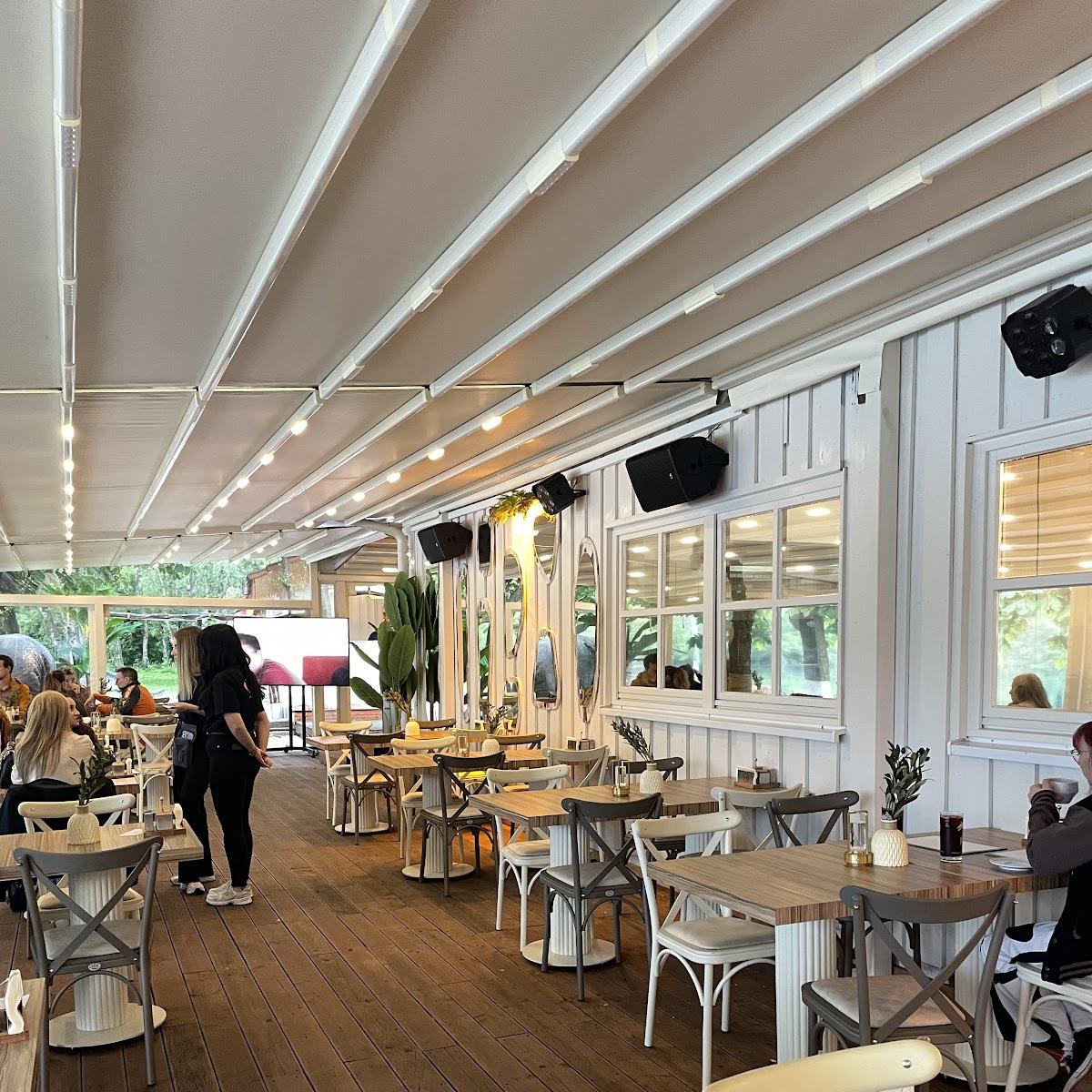 Restaurant "Lupin Beach Restaurant Bar" in Unterschleißheim