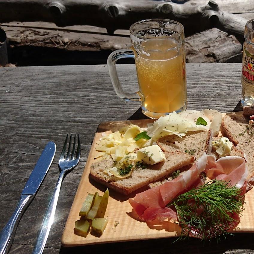 Restaurant "Gummenhütte Fensterliwirt" in Waldkirch