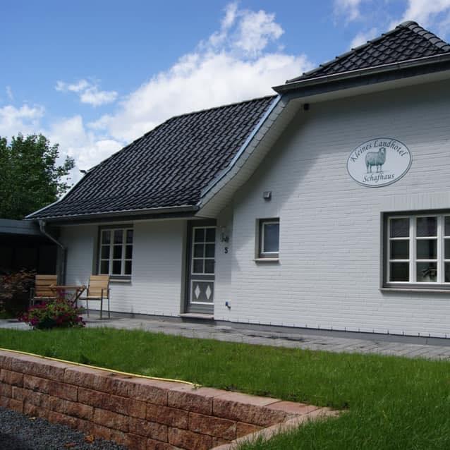 Restaurant "Kleines Landhotel Schafhaus" in Bark