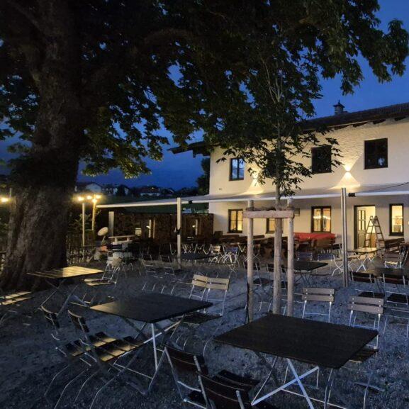 Restaurant "Wirt z’Rieden" in Soyen