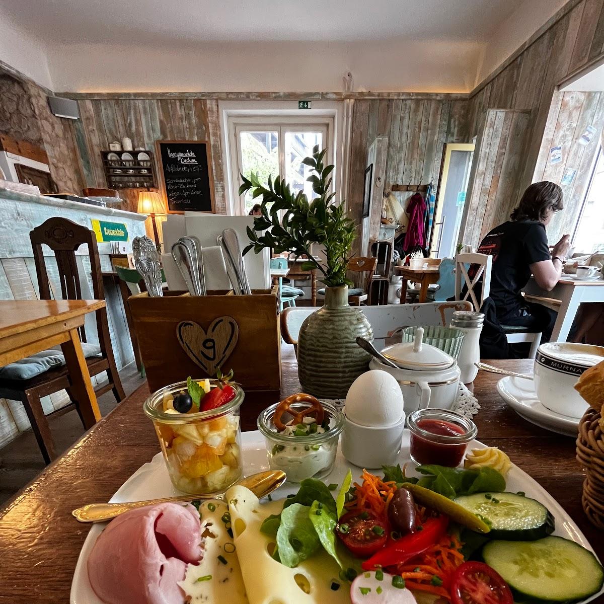 Restaurant "Café Bar Berge" in Garmisch-Partenkirchen