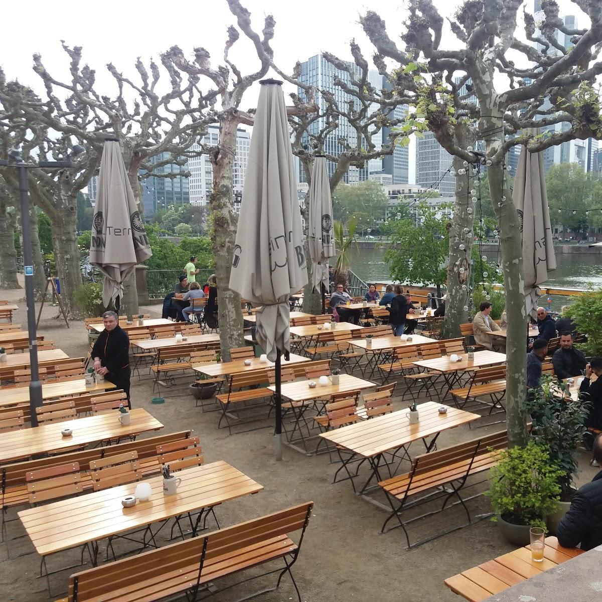 Restaurant "MAIN TERRASSE - Winterterrasse mit Skyline-Blick" in Frankfurt am Main