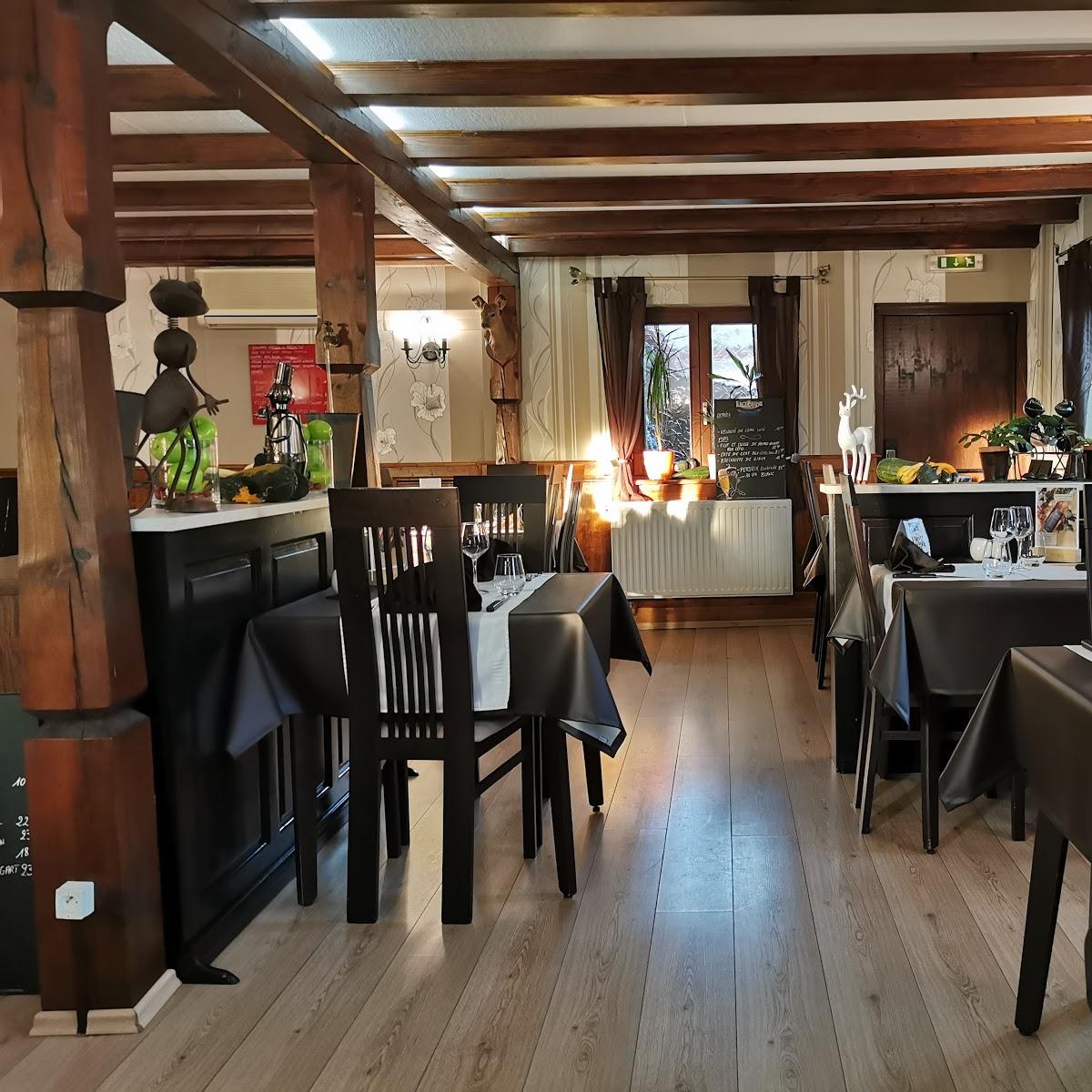 Restaurant "Hostellerie du Cerf Blanc" in Neuhaeusel