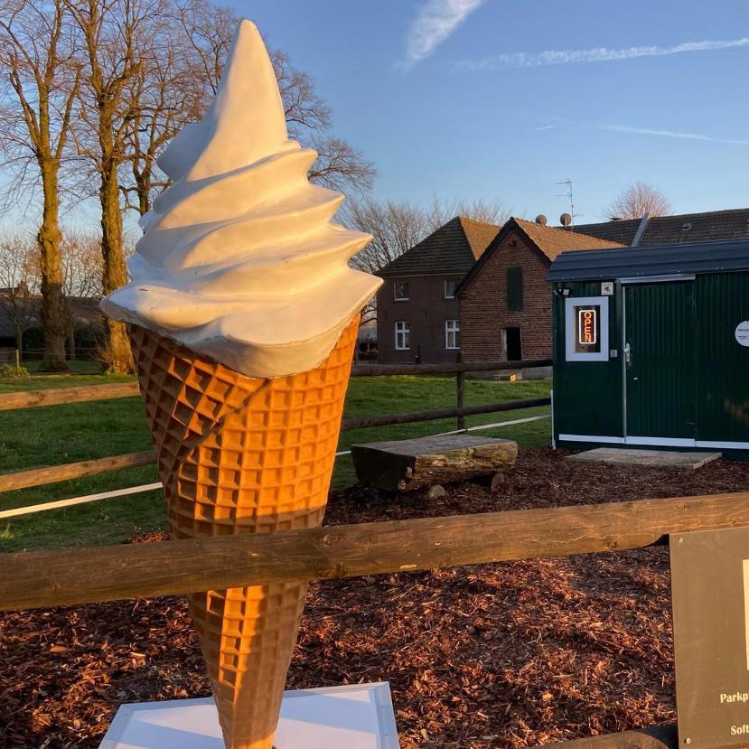 Restaurant "Softeis vom Jünkerrather Hof" in Bedburg-Hau