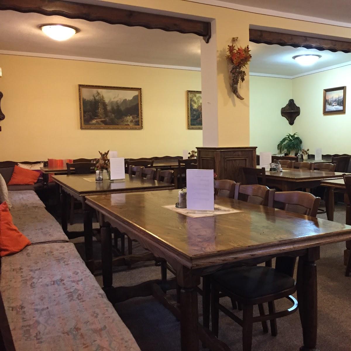 Restaurant "Penzion Kozabar" in Skalná