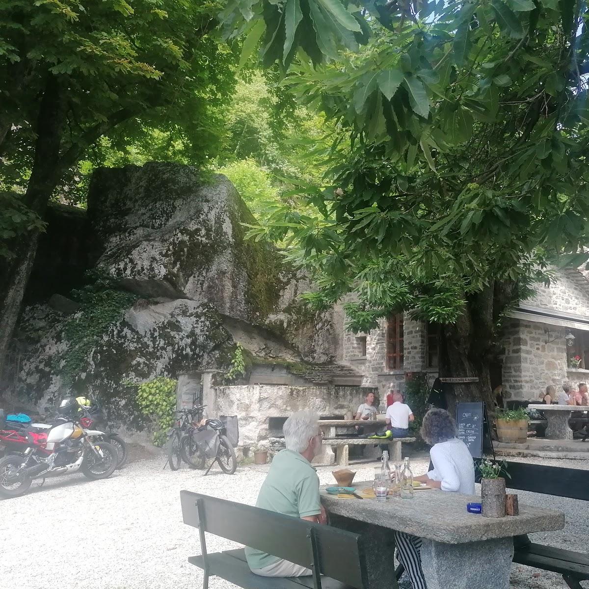 Restaurant "Grotto Milani" in Serravalle