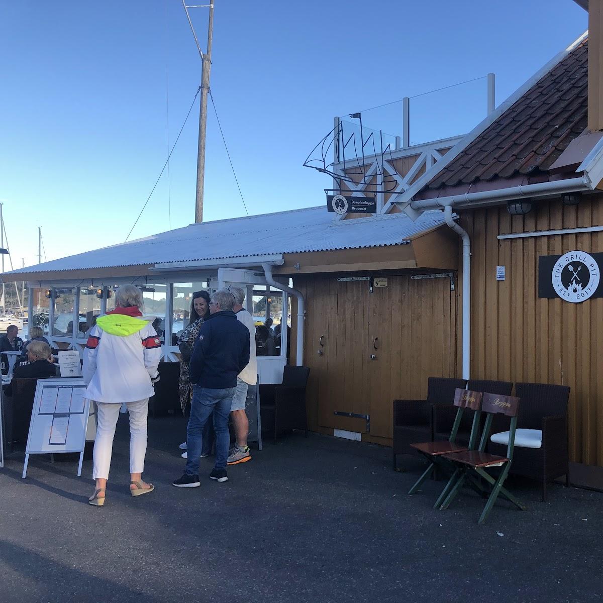 Restaurant "The Grill Pit ," in Stavern