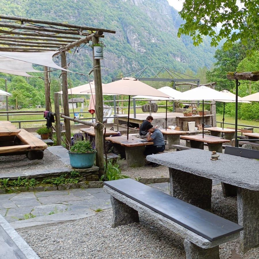 Restaurant "Grotto Efra" in Verzasca