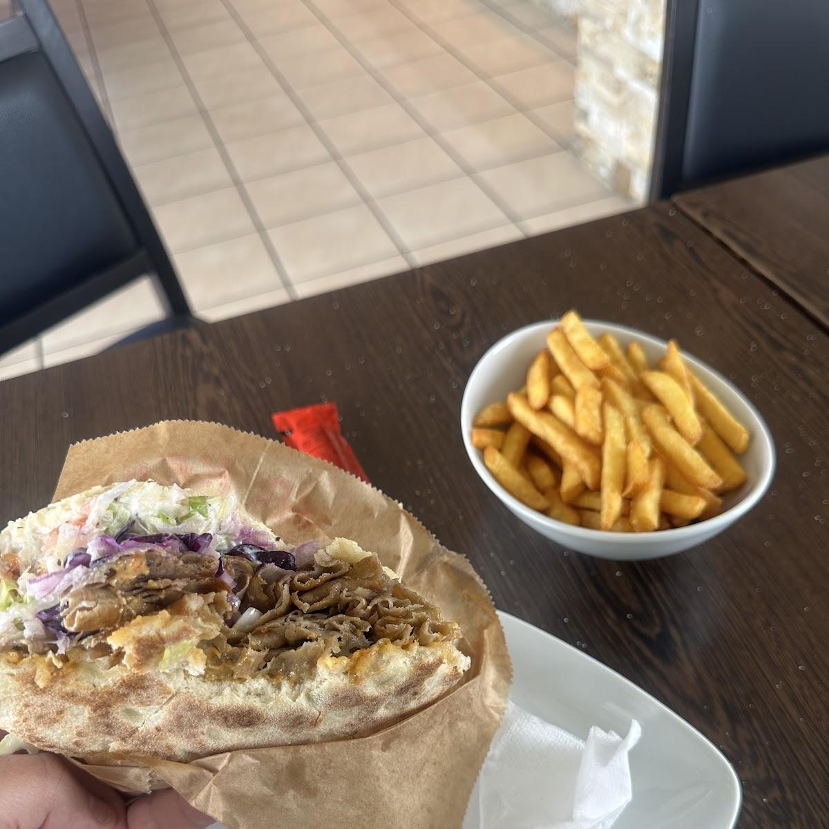 Restaurant "Täles Kebap" in Weissach im Tal