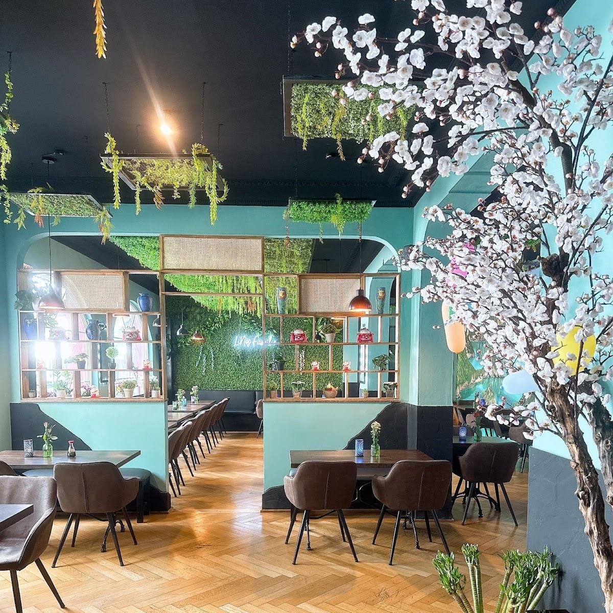 Restaurant "LINO Restaurant  | 10% Rabatt | Mittag ab 5 € | Vegan & Glutenfrei" in Göppingen