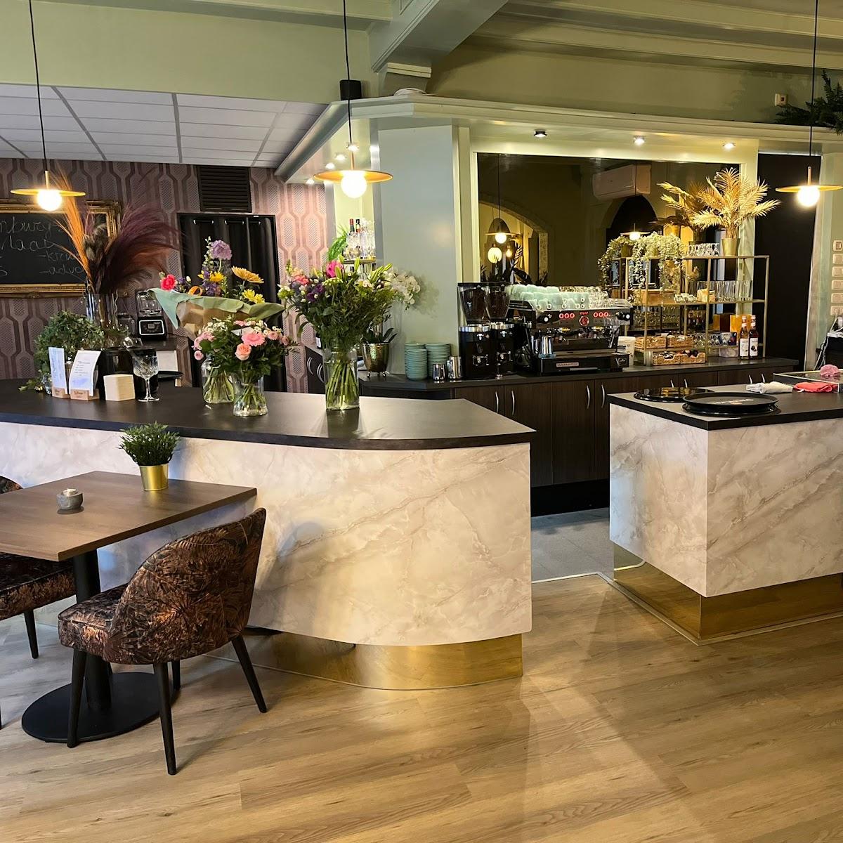 Restaurant "Grand Café Woensdag" in Velden