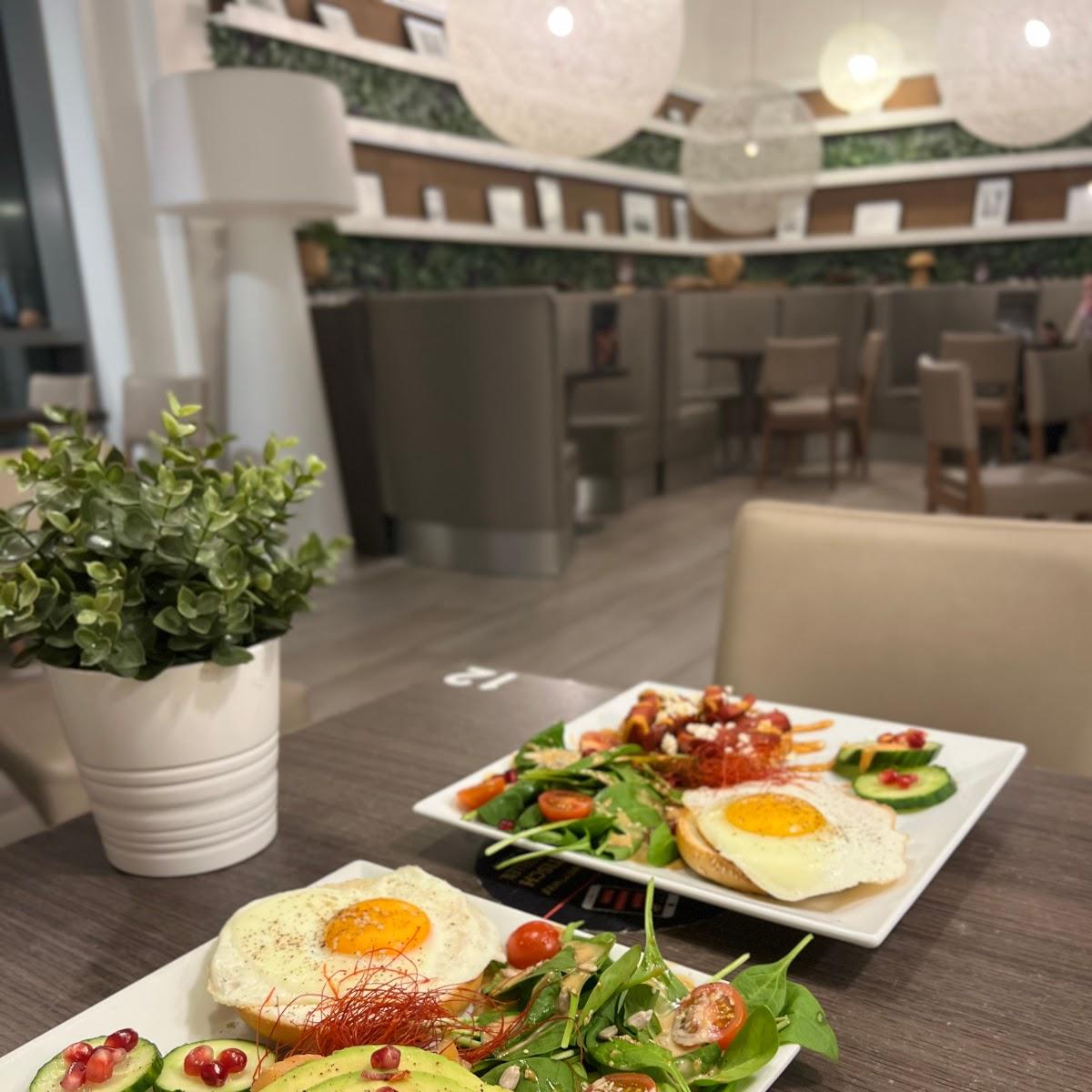 Restaurant "Labbis Café" in Dinslaken