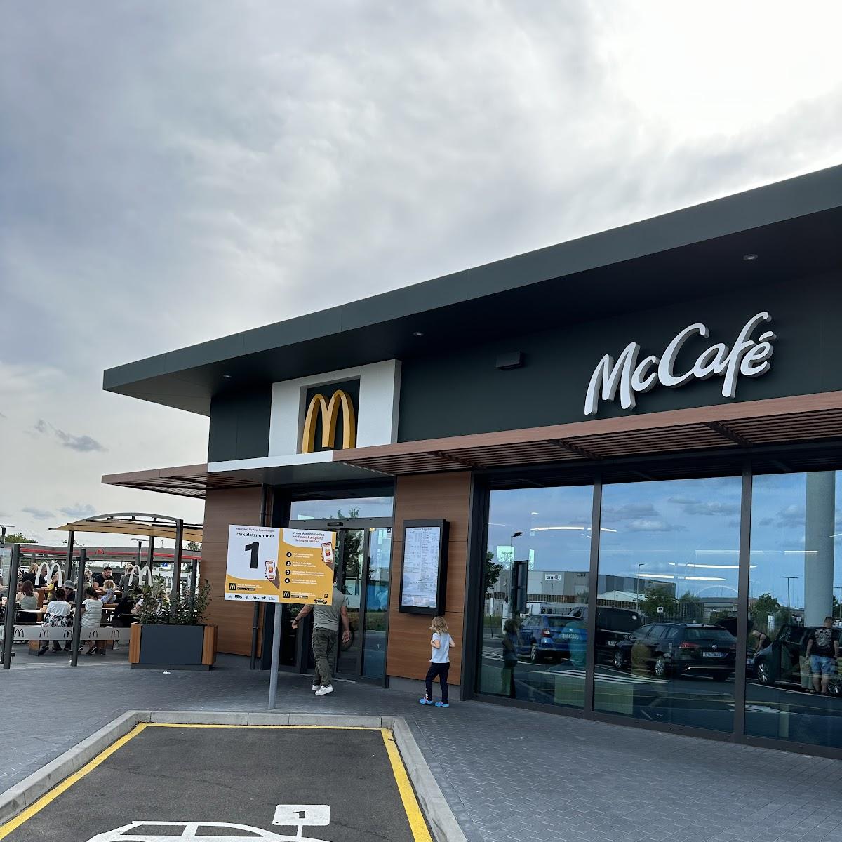 Restaurant "McDonald’s" in Oberkrämer