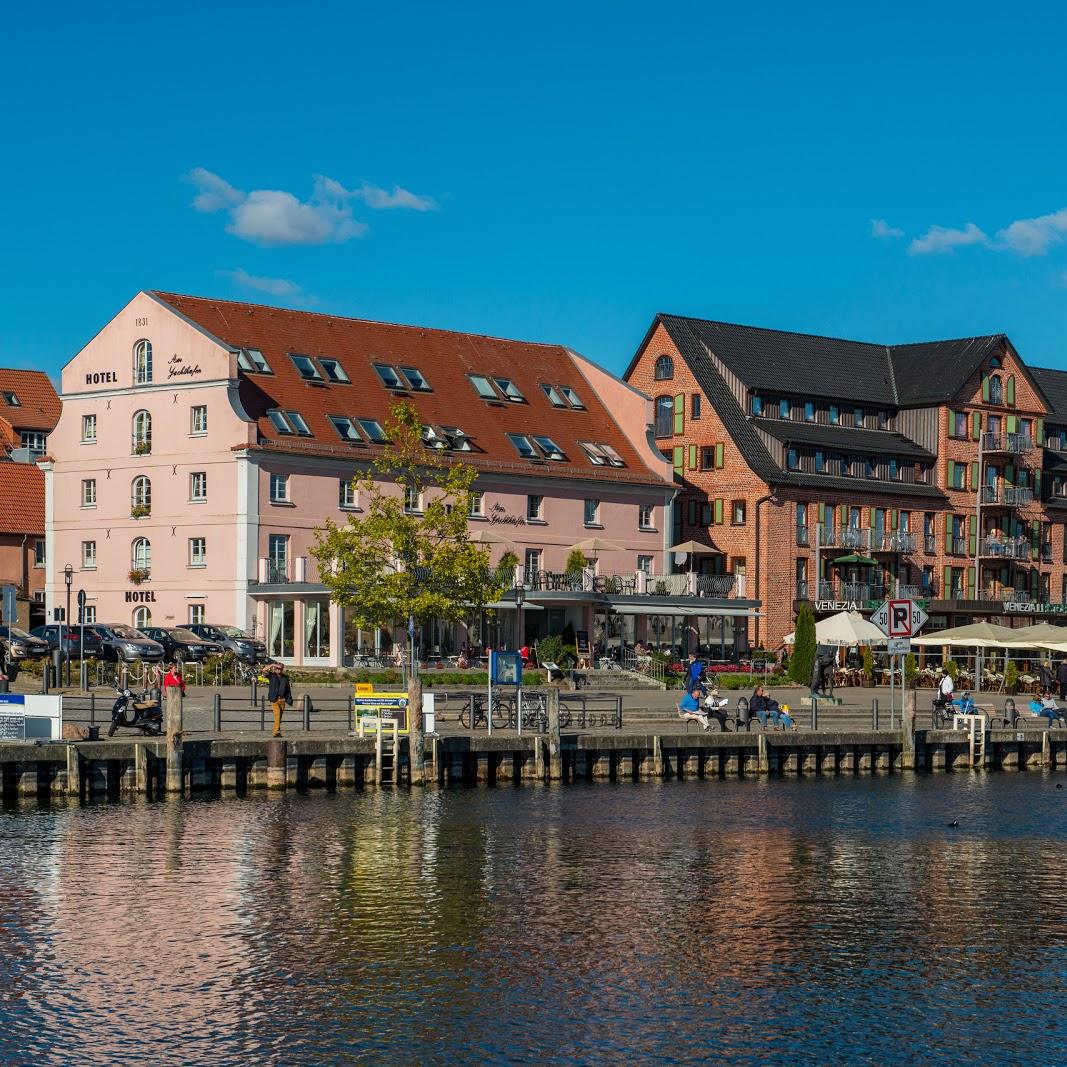 Restaurant "Hotel  Am Yachthafen  in" in Waren (Müritz)