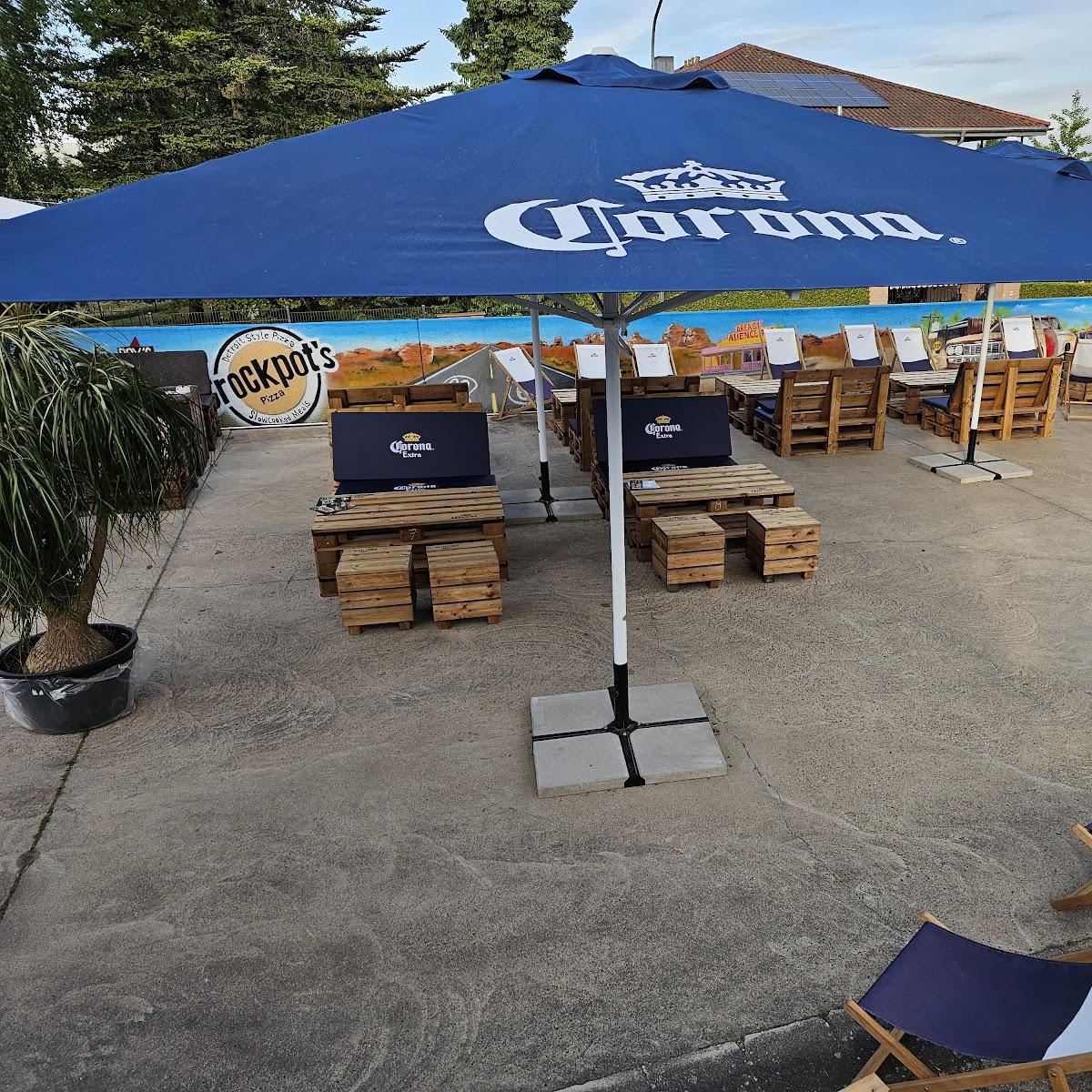 Restaurant "Crockpot`s  - Detroit Style Pizza und Slow Cooked Meals" in Reiskirchen