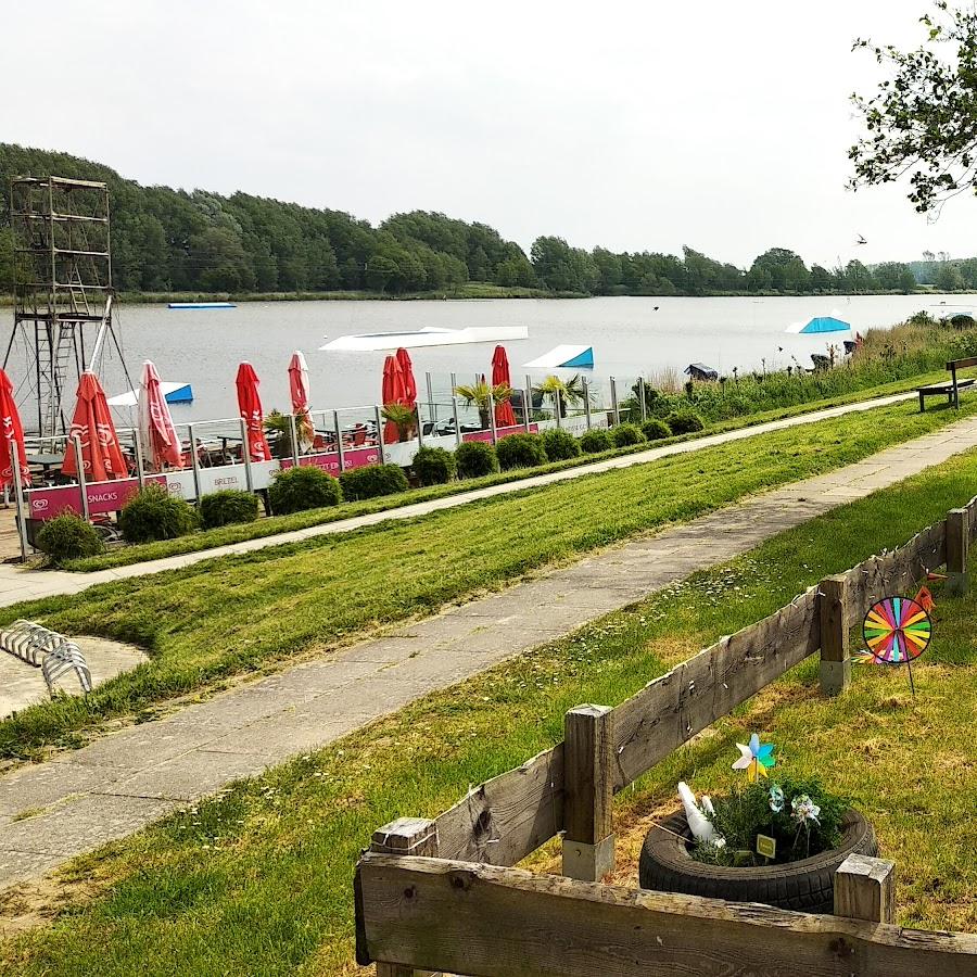 Restaurant "Wasserski & Wakeboard Neuhaus-Oste mit Bistro" in Neuhaus (Oste)