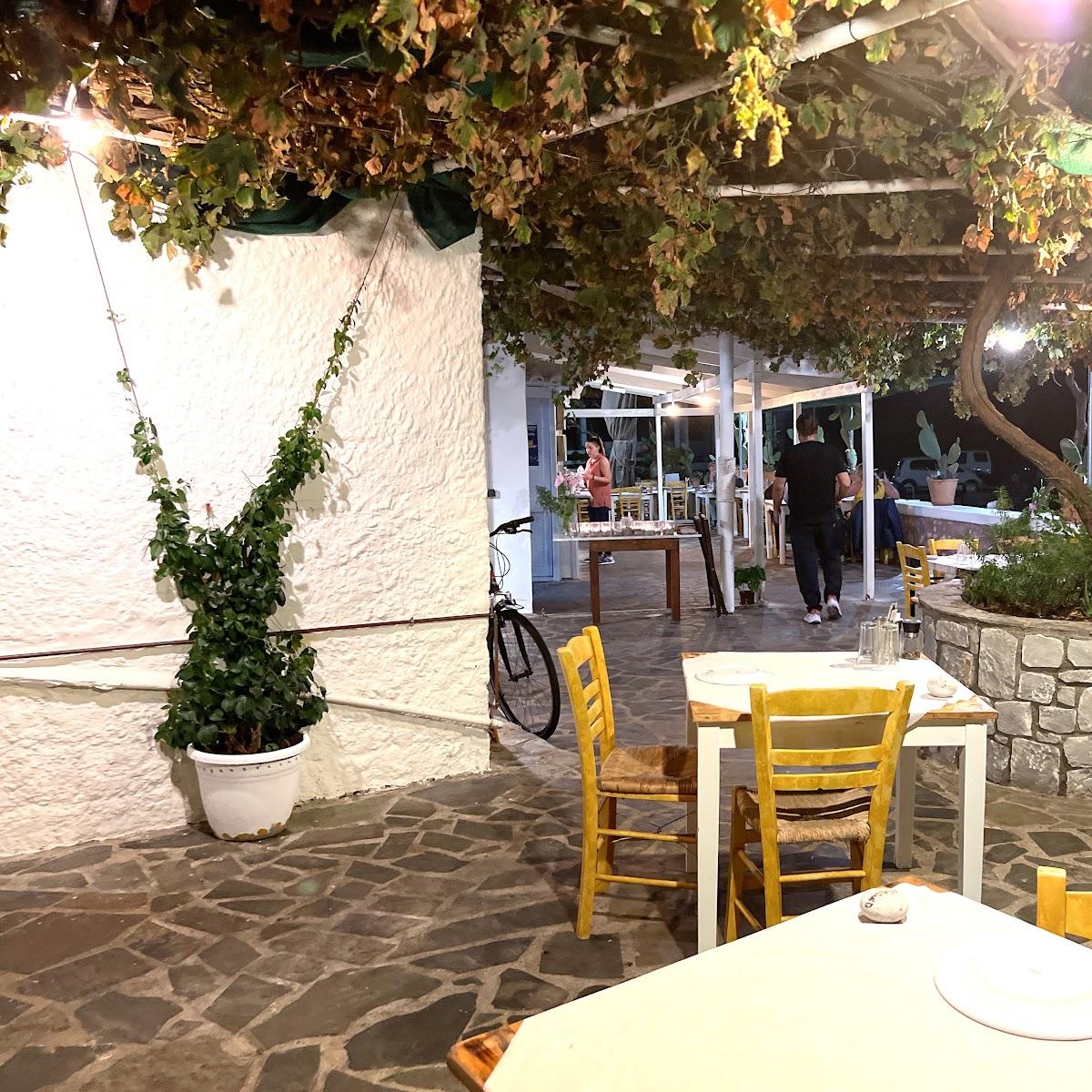 Restaurant "Aphros" in Stoupa